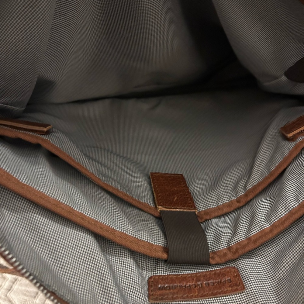 Brown Shoulder Bag with Leather Material and Structured Design - Picture 9 of 13